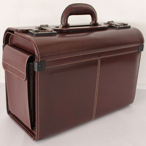 SP202BL bonded leather pilot case with two end pockets