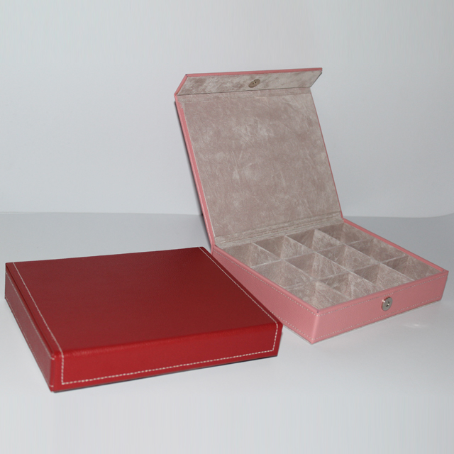 ME-LIFE Red Jewelry Boxes